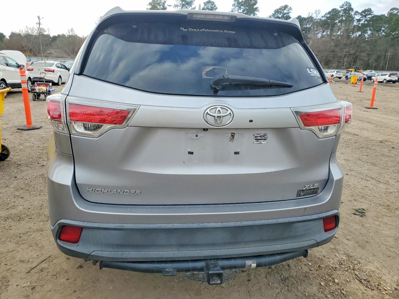 2016 TOYOTA HIGHLANDER XLE photo 6