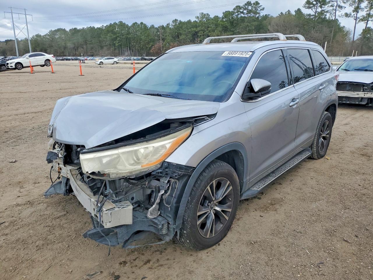 2016 TOYOTA HIGHLANDER