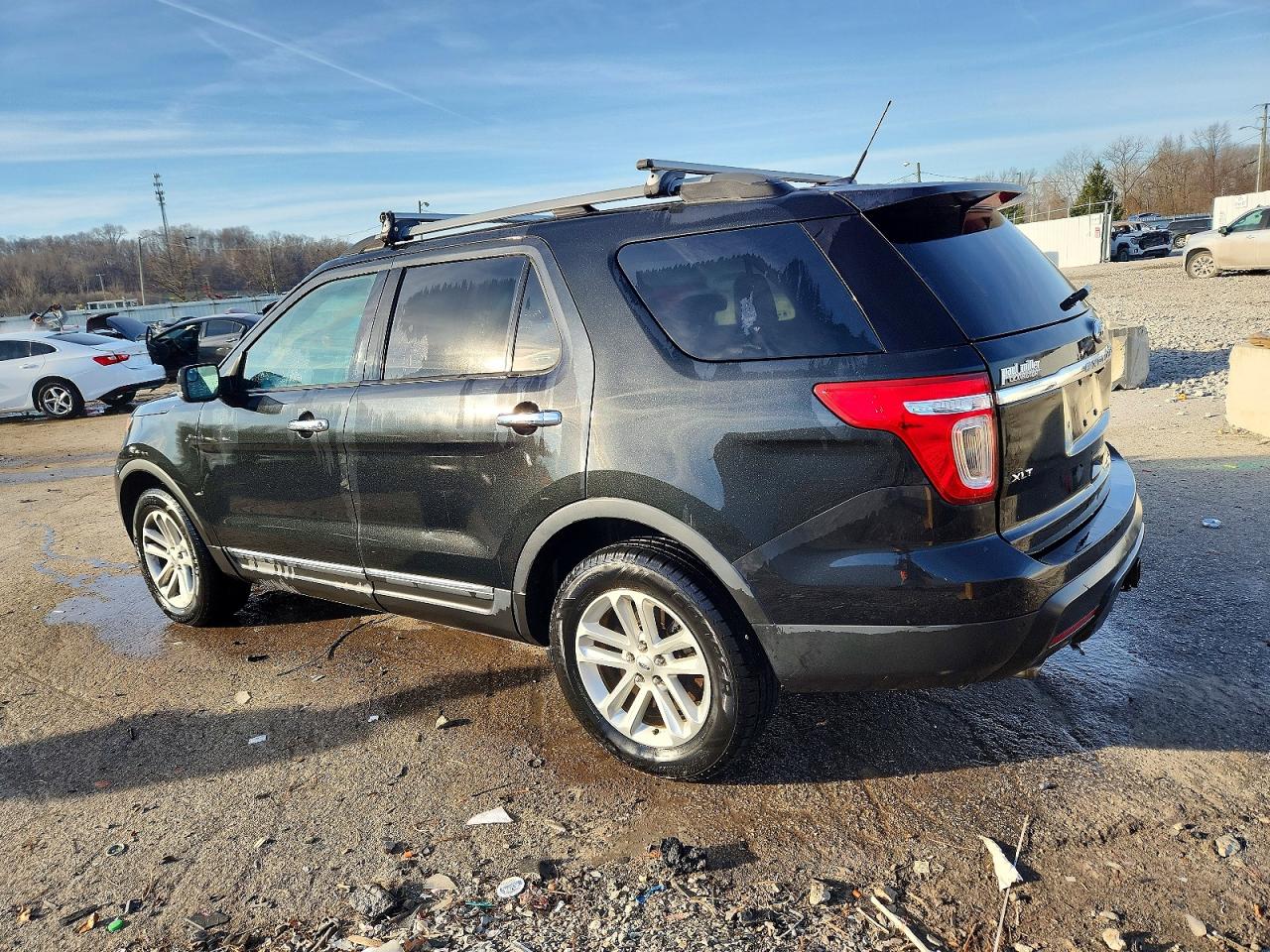 2015 FORD EXPLORER XLT photo 2