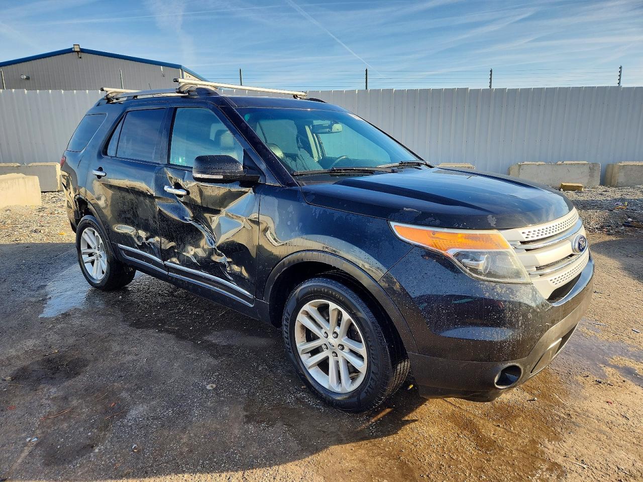 2015 FORD EXPLORER XLT photo 4