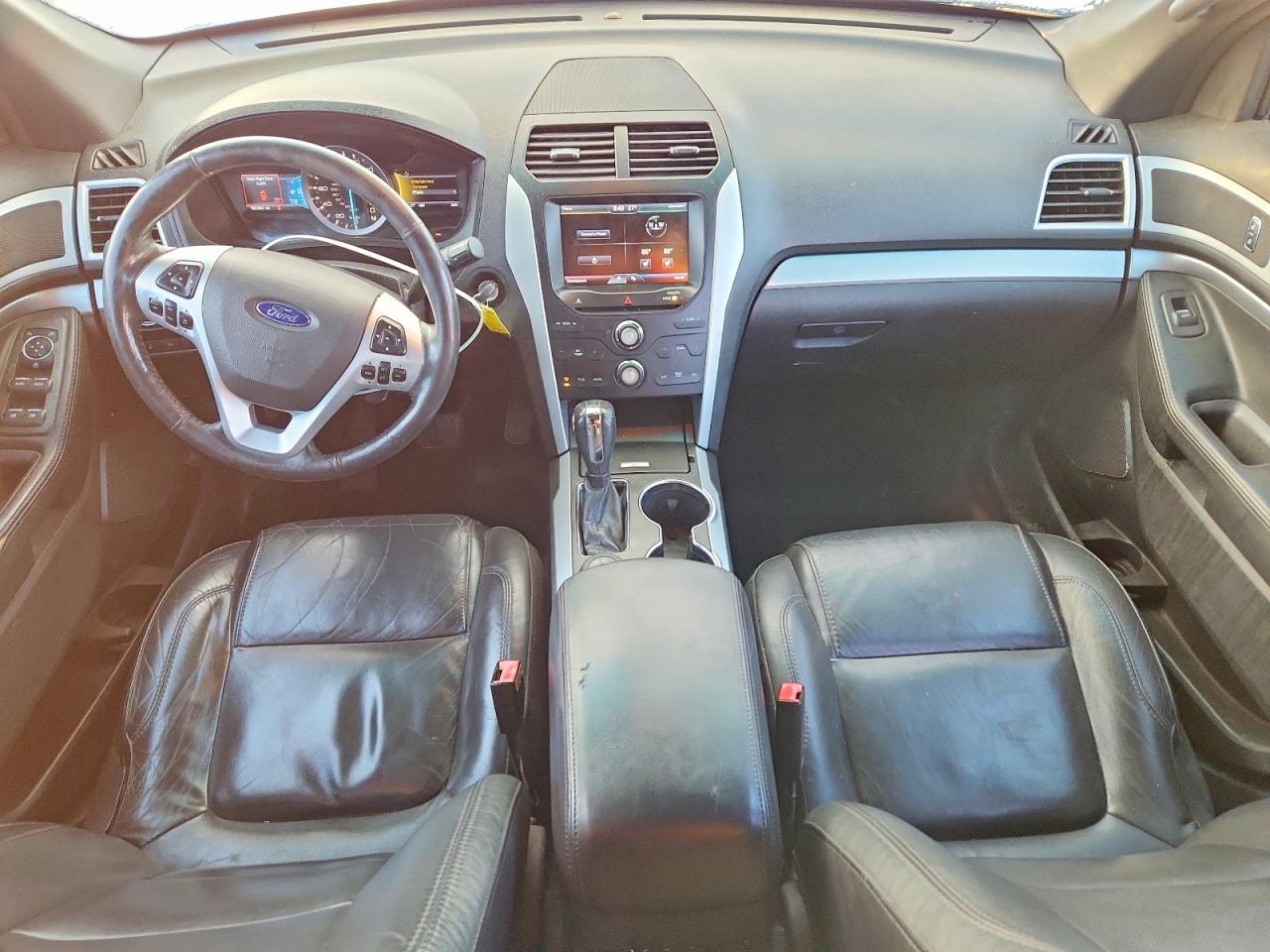 2015 FORD EXPLORER XLT photo 8