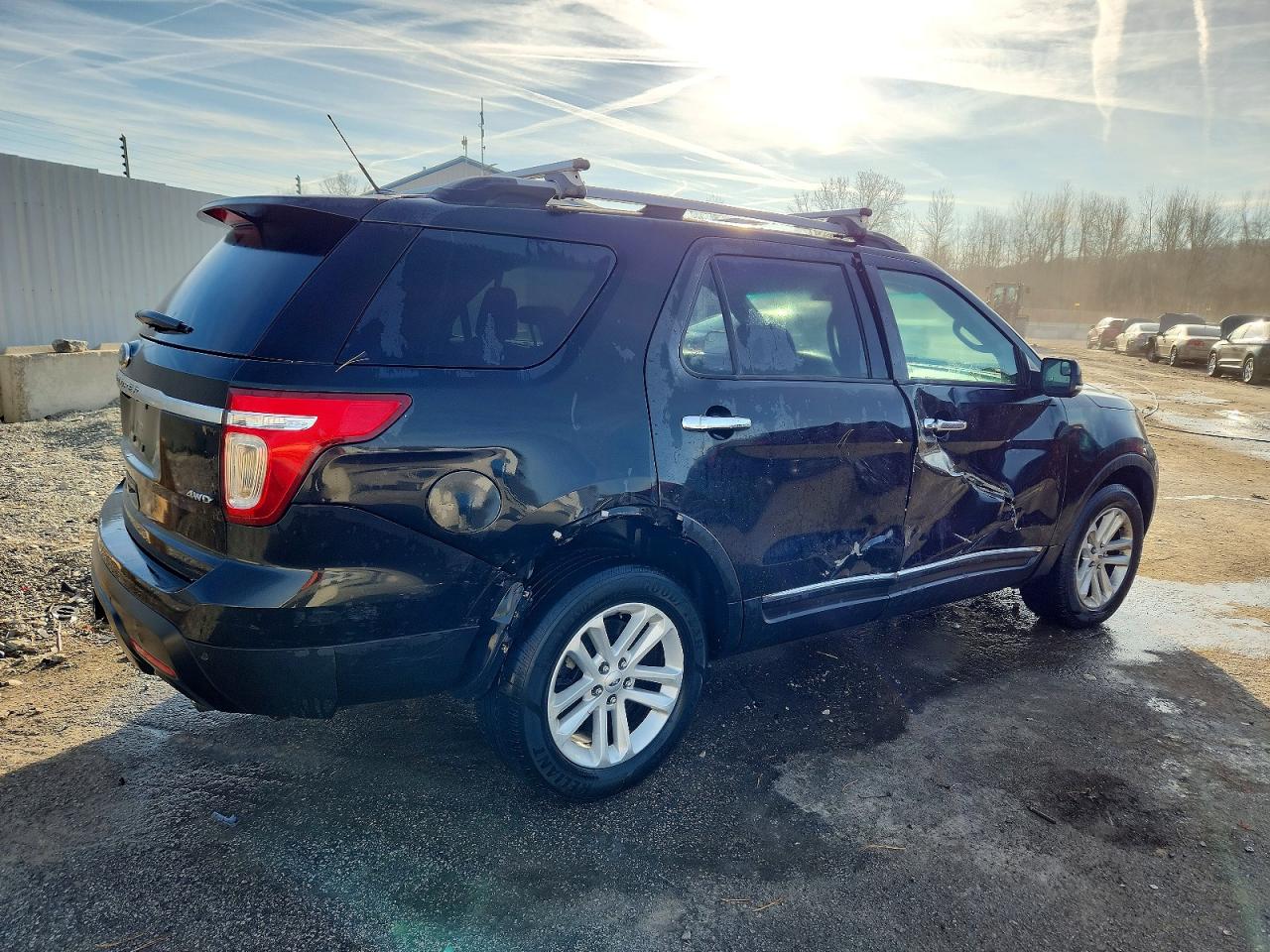2015 FORD EXPLORER XLT photo 3