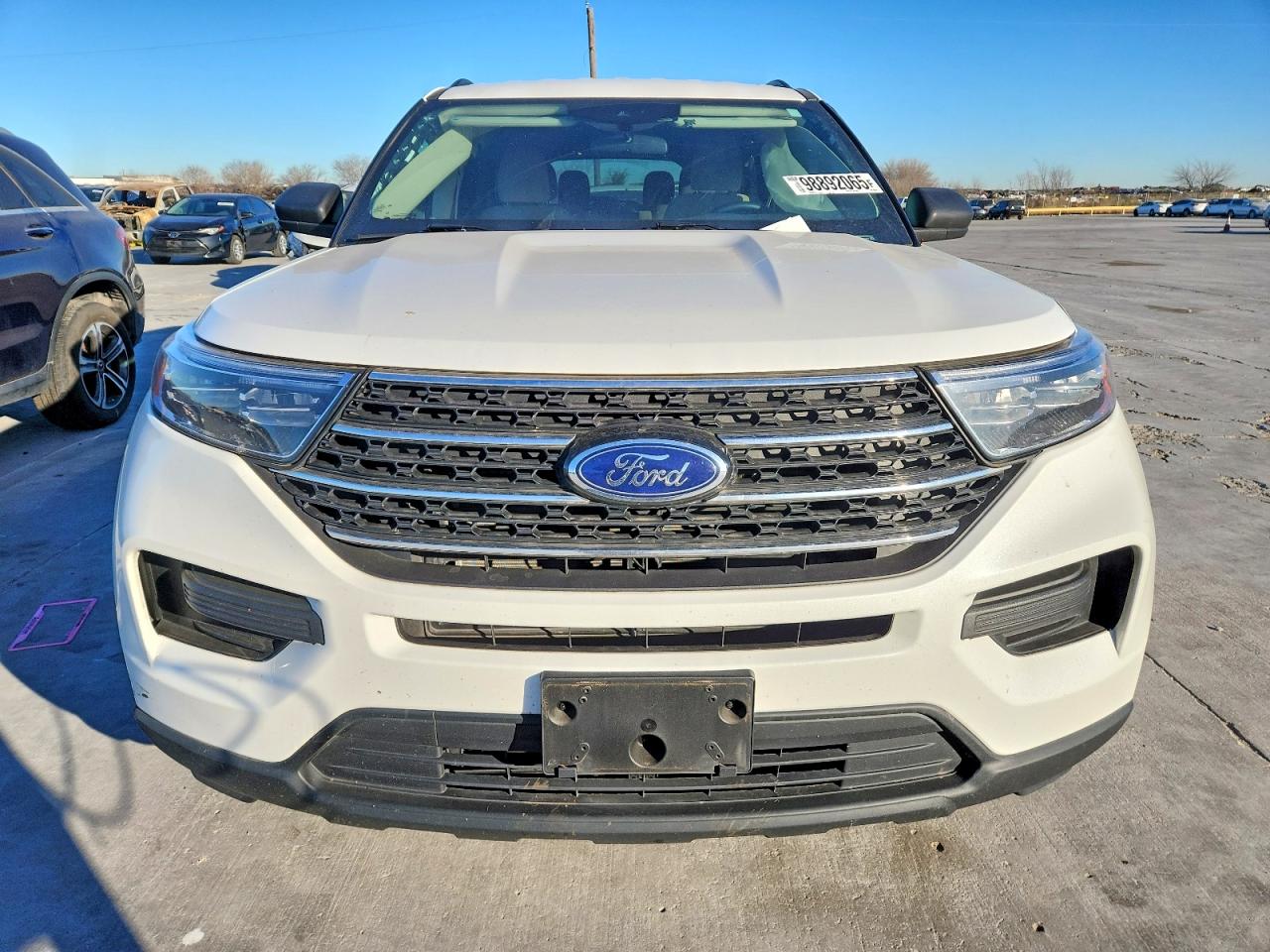 2024 FORD EXPLORER XLT photo 5
