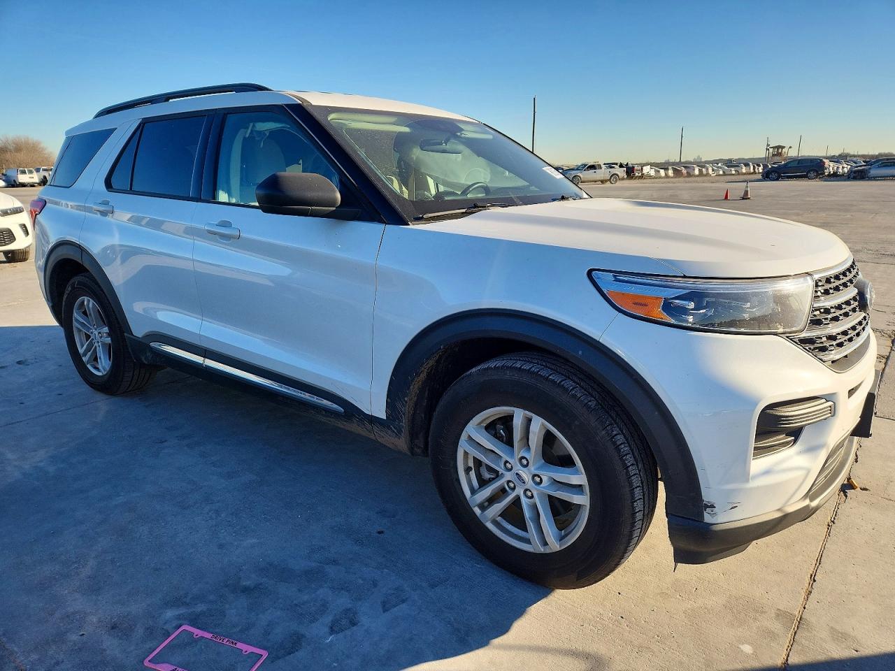 2024 FORD EXPLORER XLT photo 4