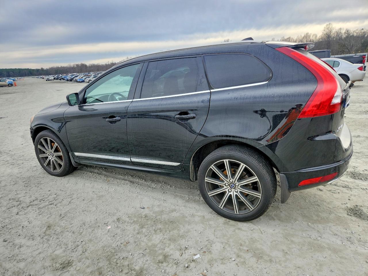 2016 VOLVO XC60 T6 PLATINUM photo 4