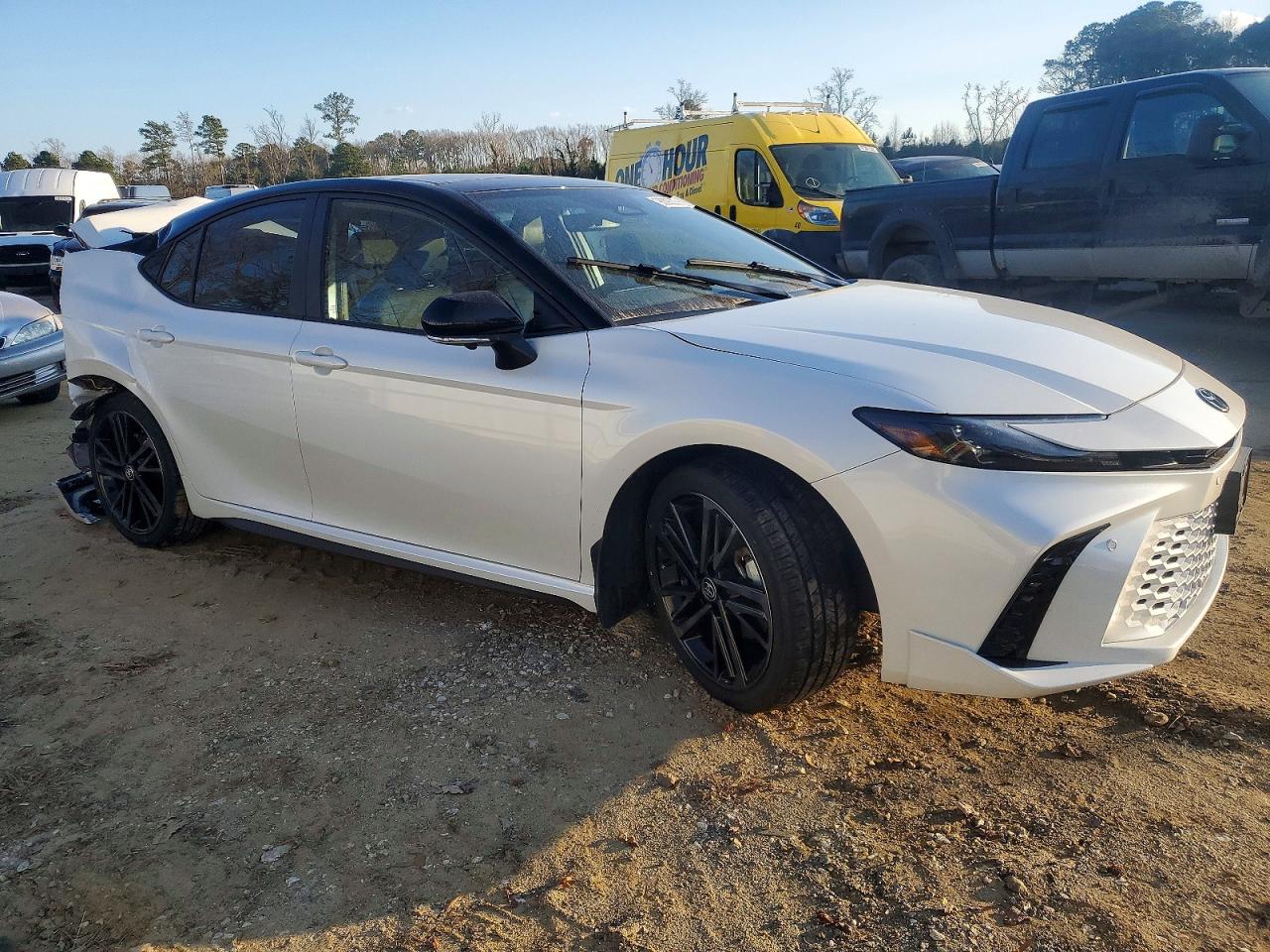2025 TOYOTA CAMRY XSE photo 4