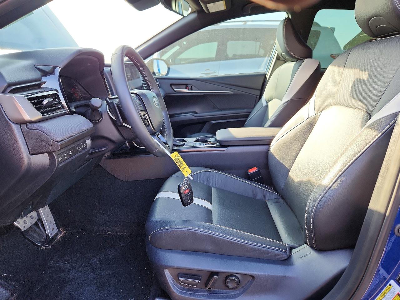 2025 TOYOTA CAMRY XSE photo 7