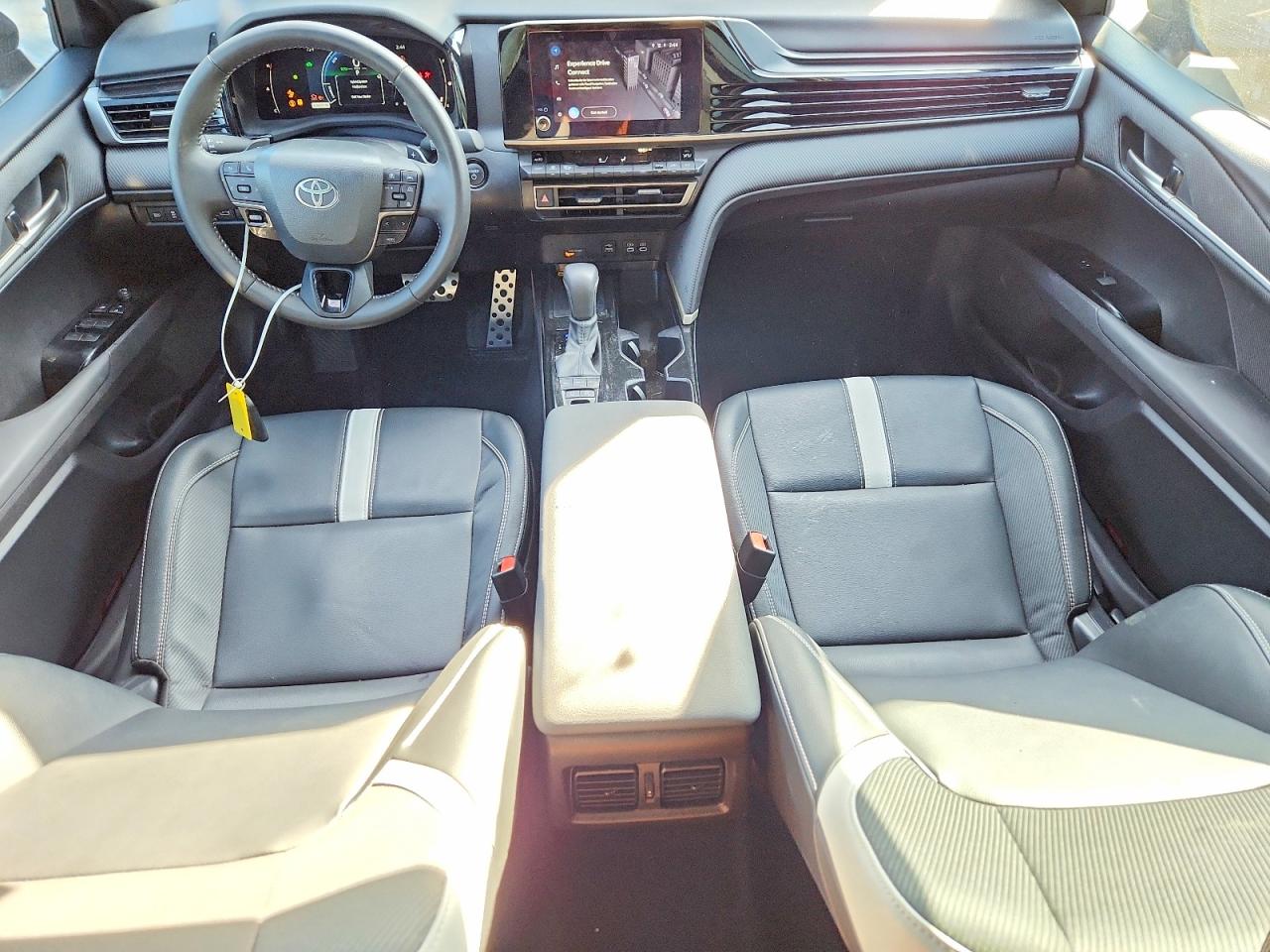 2025 TOYOTA CAMRY XSE photo 8