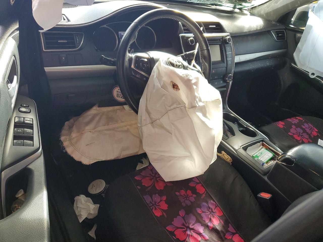 2016 TOYOTA CAMRY LE photo 8