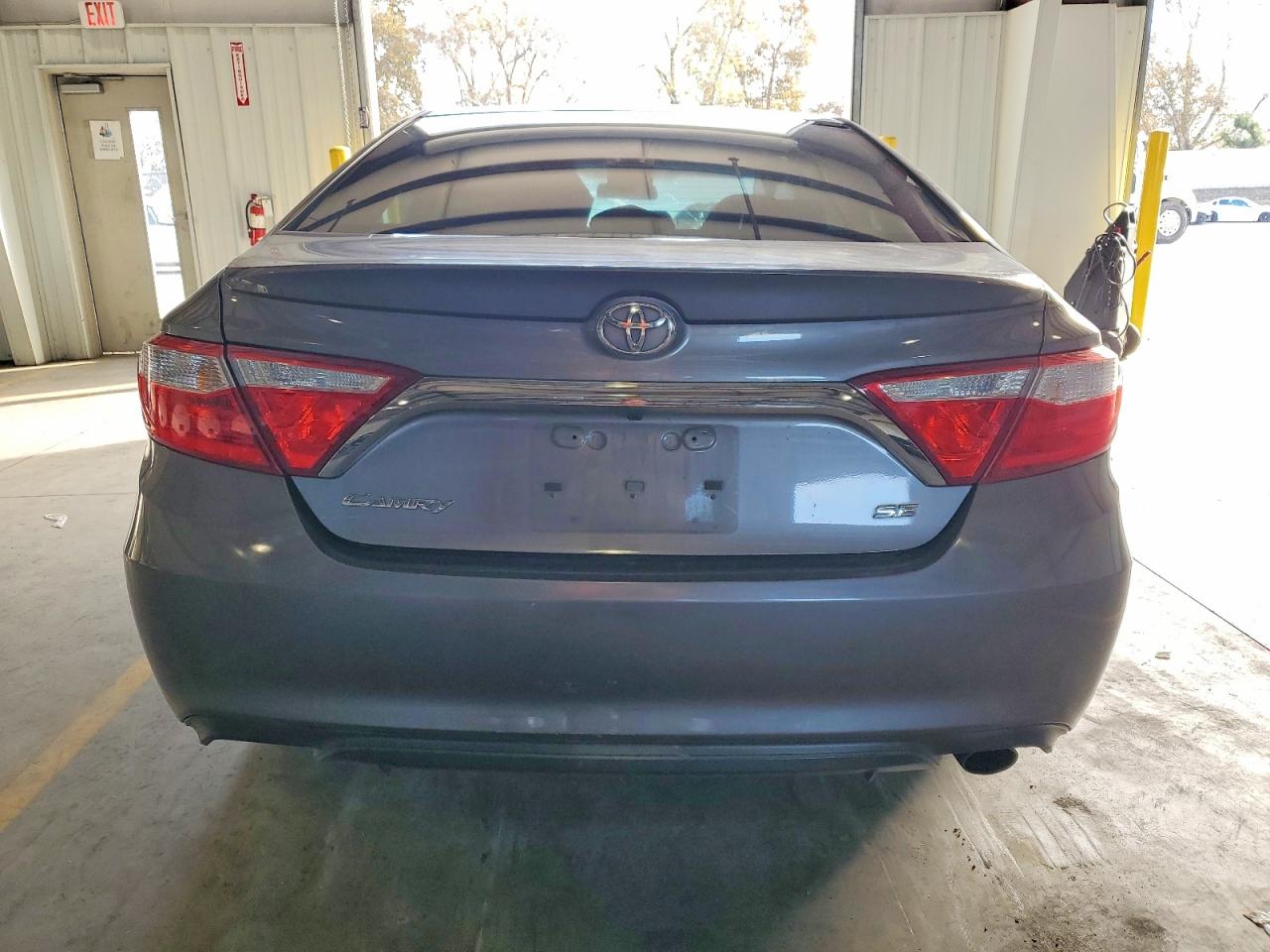 2016 TOYOTA CAMRY LE photo 6