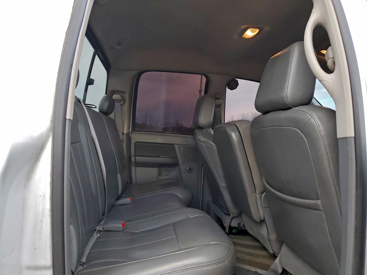 2006 DODGE RAM 2500 ST photo 10