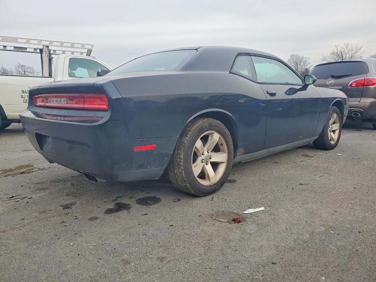 2012 DODGE CHALLENGER SXT photo 3