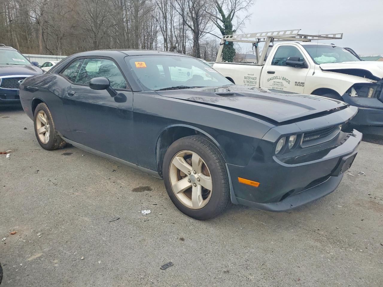 2012 DODGE CHALLENGER SXT photo 4