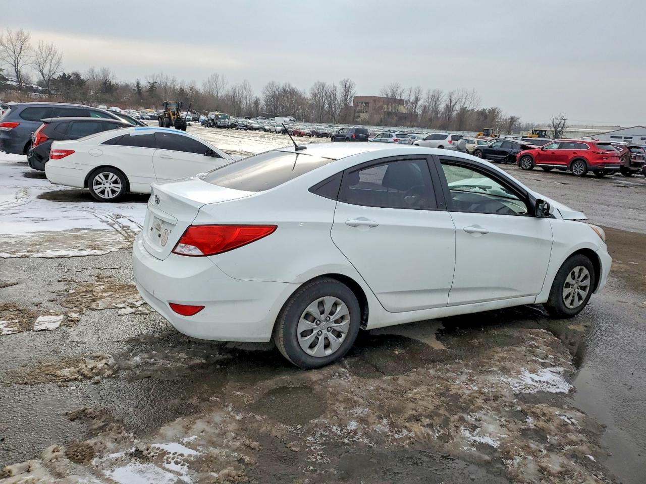2016 HYUNDAI ACCENT SE photo 3