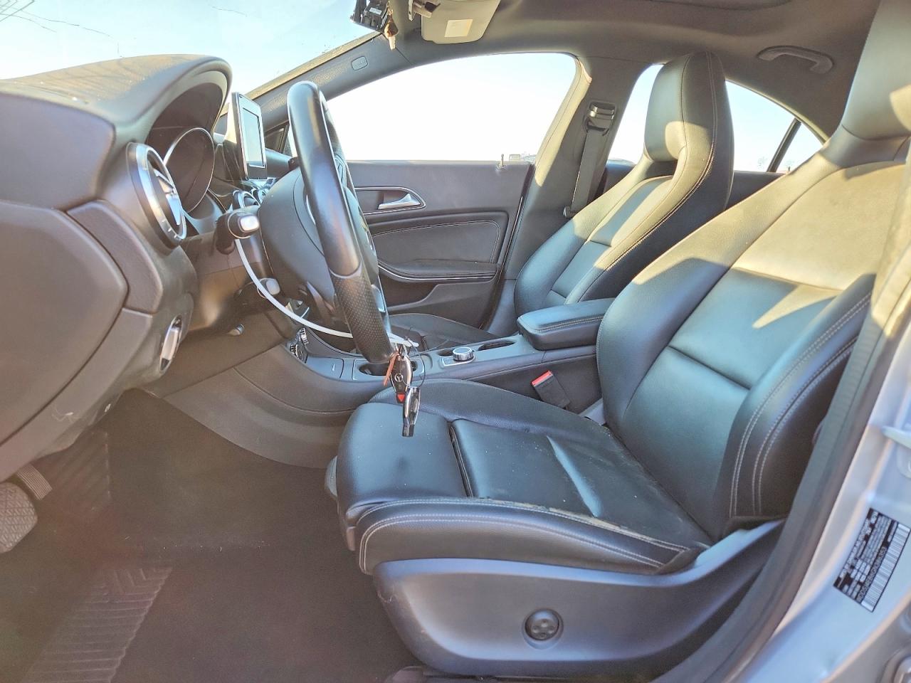 2016 MERCEDES-BENZ CLA 250 photo 13