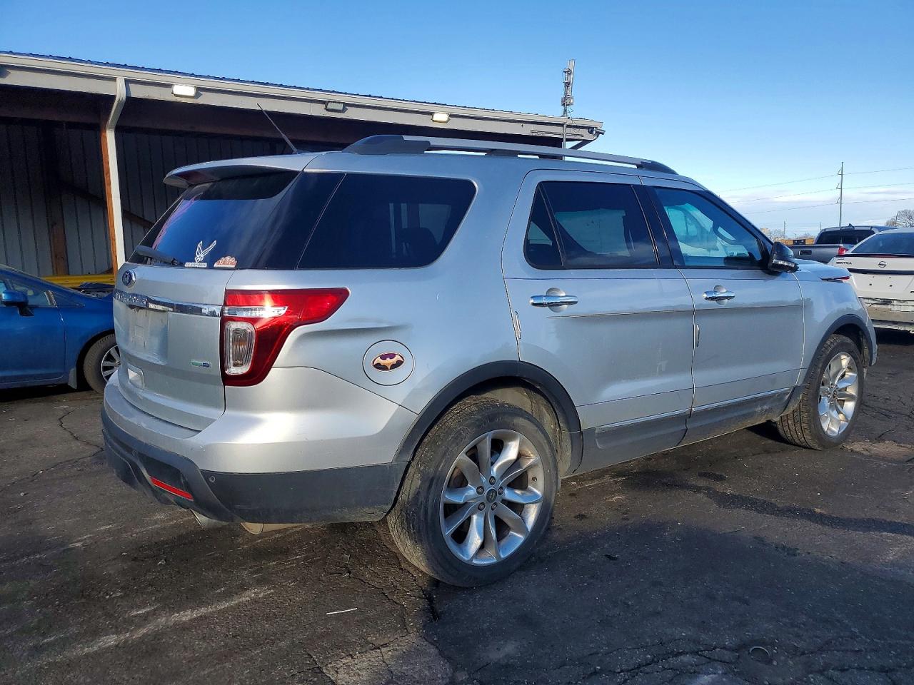 2014 FORD EXPLORER XLT photo 3