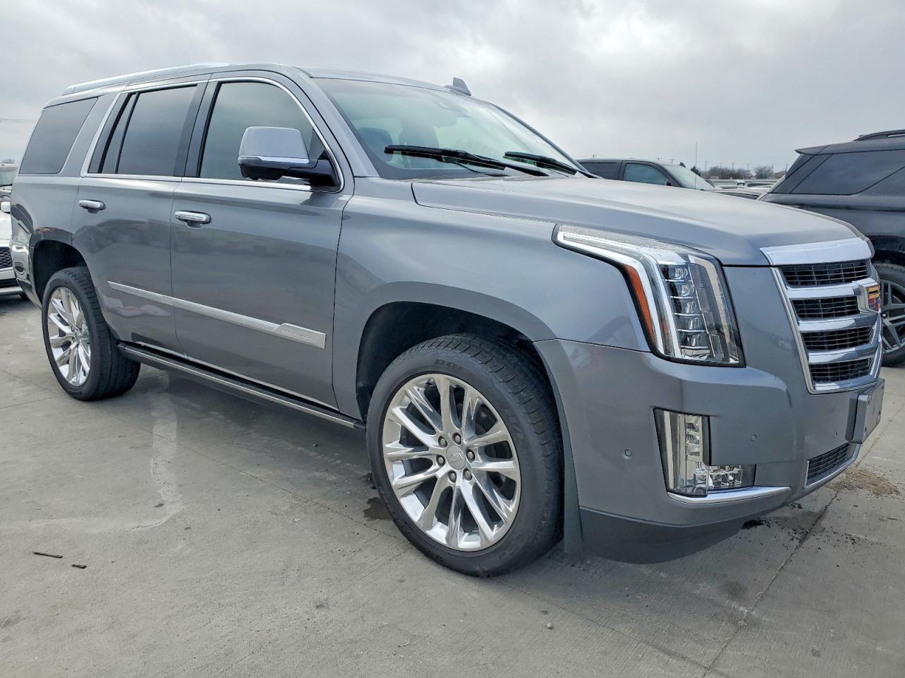 2019 CADILLAC ESCALADE PREMIUM LUXURY photo 4