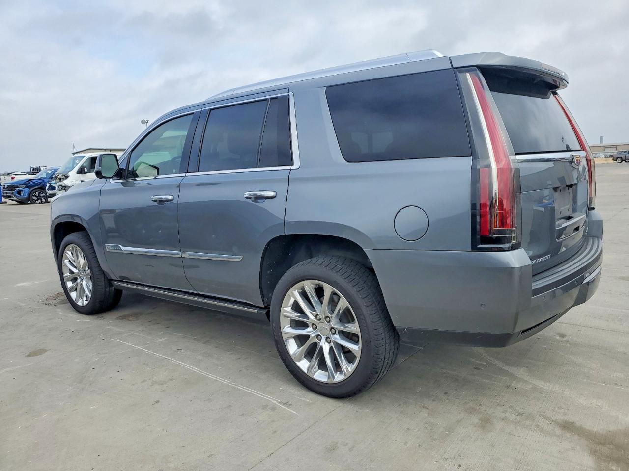 2019 CADILLAC ESCALADE PREMIUM LUXURY photo 2