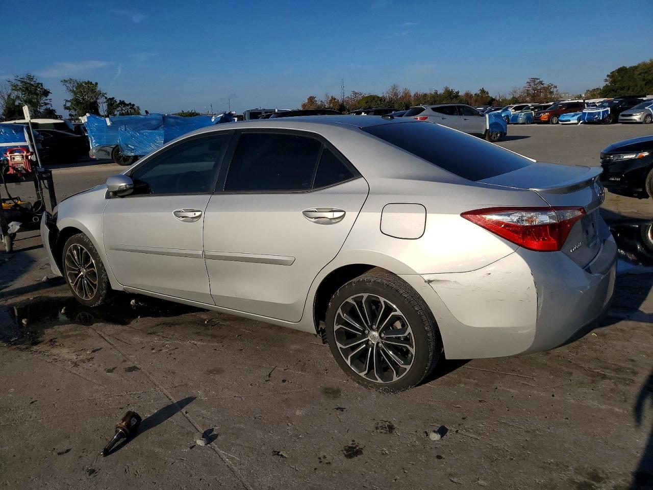 2015 TOYOTA COROLLA L photo 2