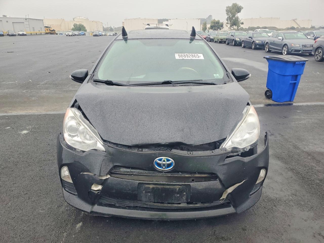 2012 TOYOTA PRIUS C photo 5