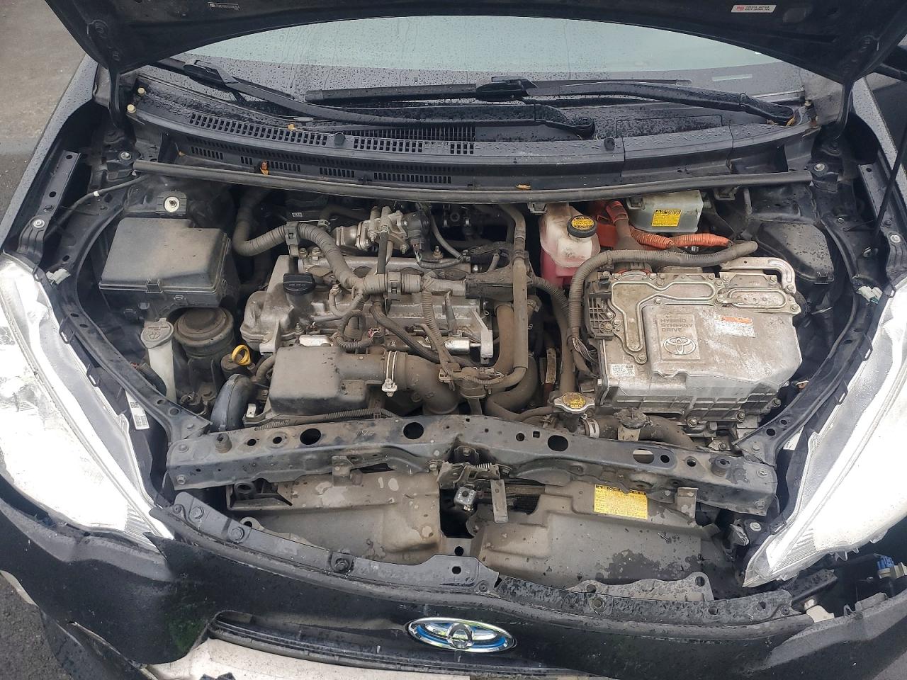 2012 TOYOTA PRIUS C photo 11
