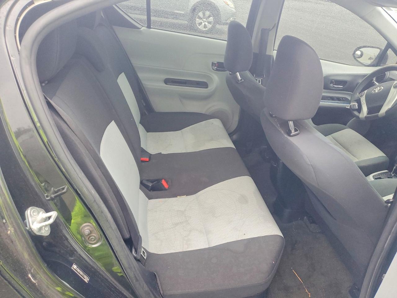 2012 TOYOTA PRIUS C photo 10