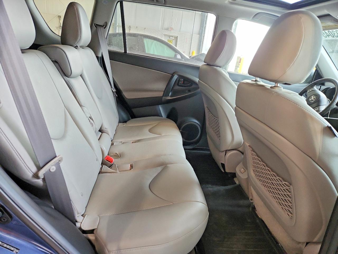 2012 TOYOTA RAV4 LIMITED photo 31