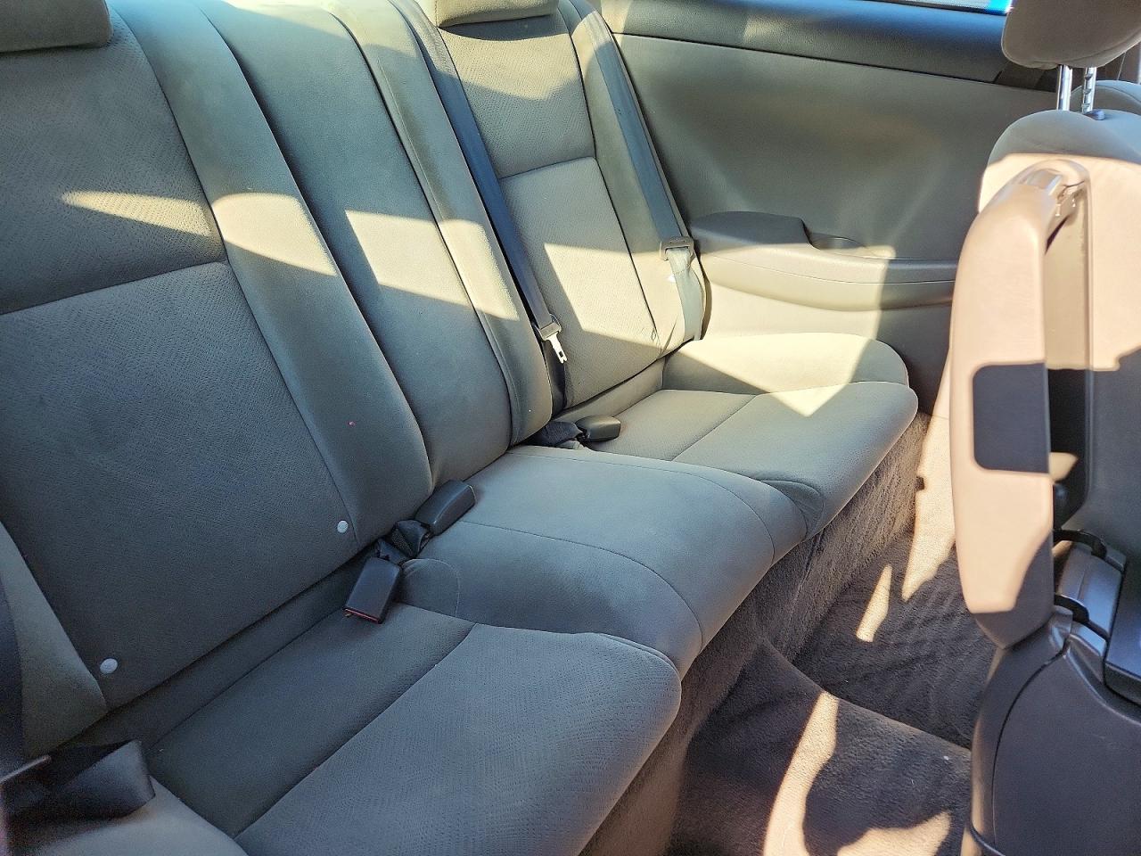 2004 TOYOTA CAMRY SOLARA SE photo 10