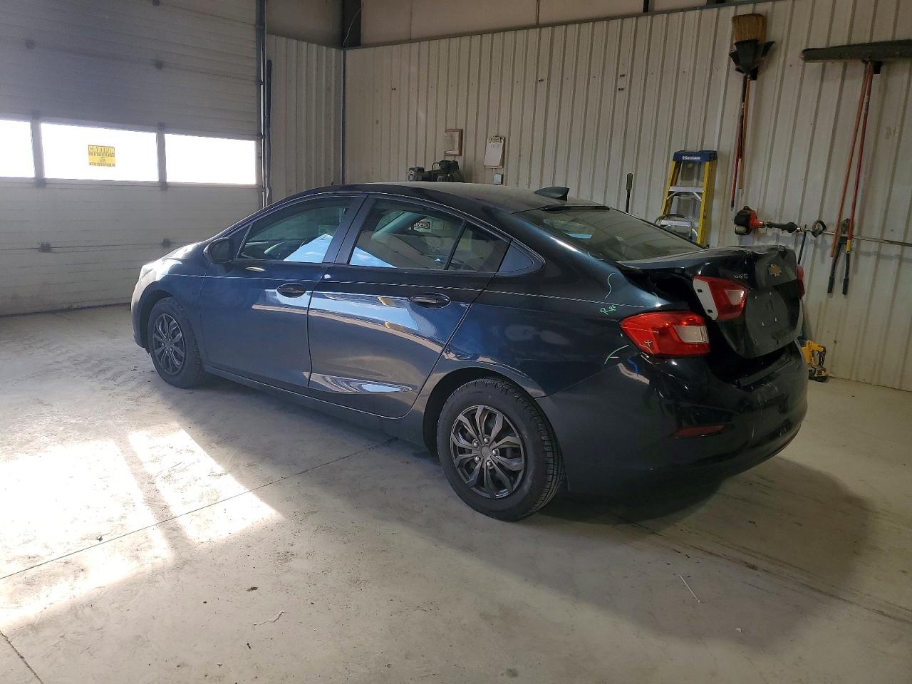 2016 CHEVROLET CRUZE LS photo 3