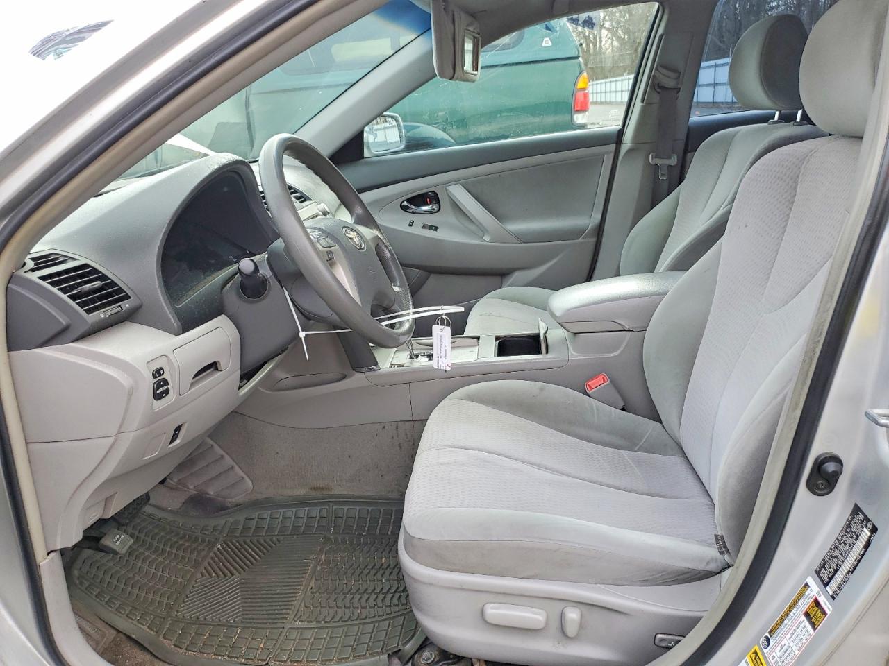 2011 TOYOTA CAMRY BASE photo 13