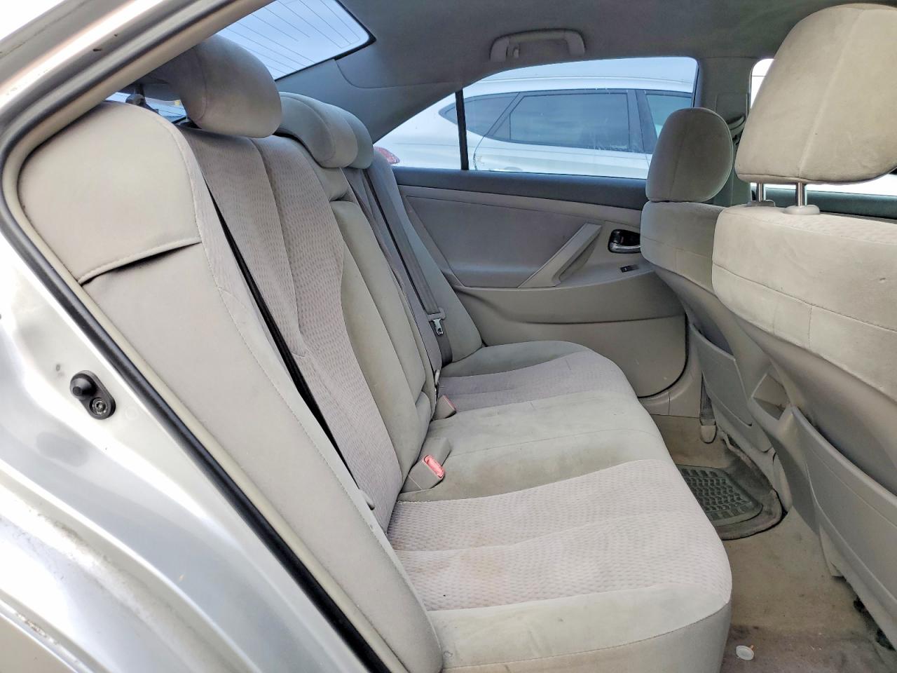 2011 TOYOTA CAMRY BASE photo 19