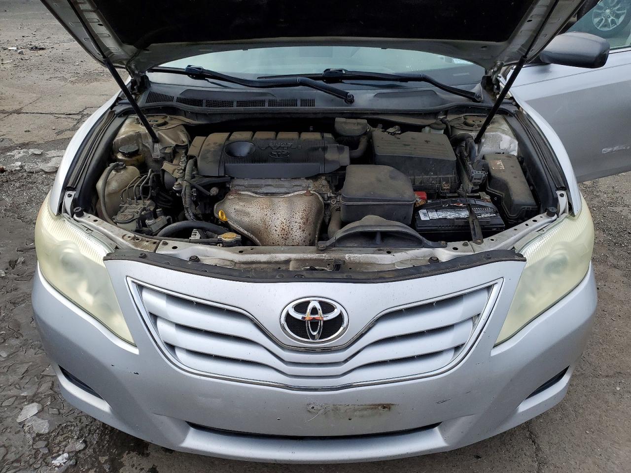 2011 TOYOTA CAMRY BASE photo 21