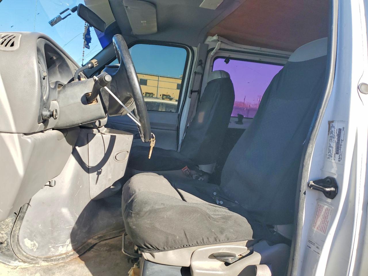 1998 FORD ECONOLINE E150 VAN photo 7