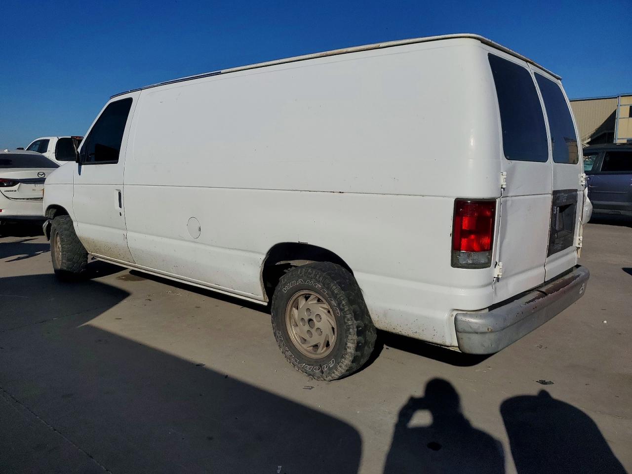 1998 FORD ECONOLINE E150 VAN photo 2
