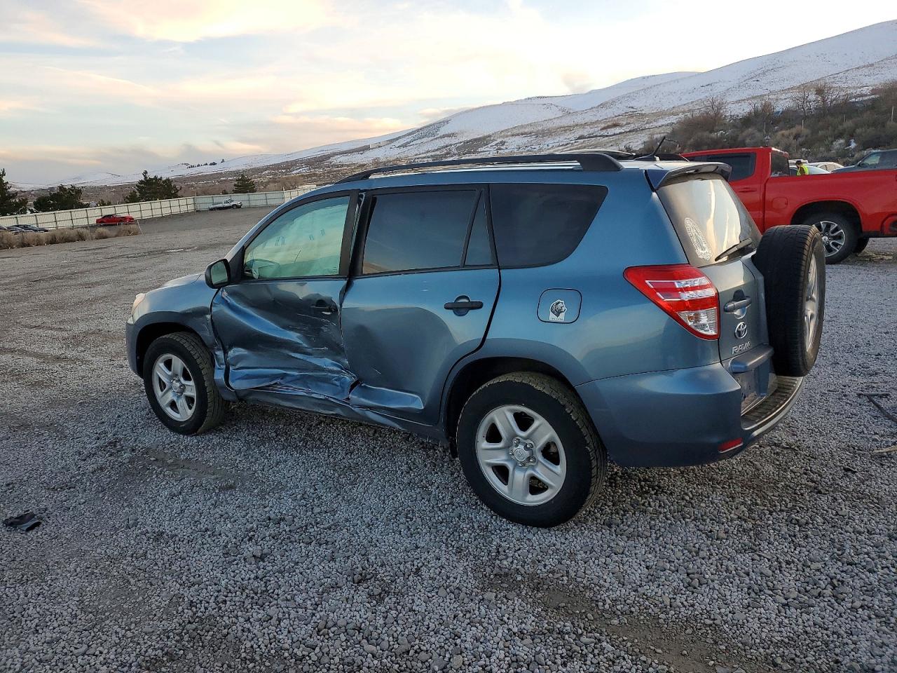 2011 TOYOTA RAV4 photo 4