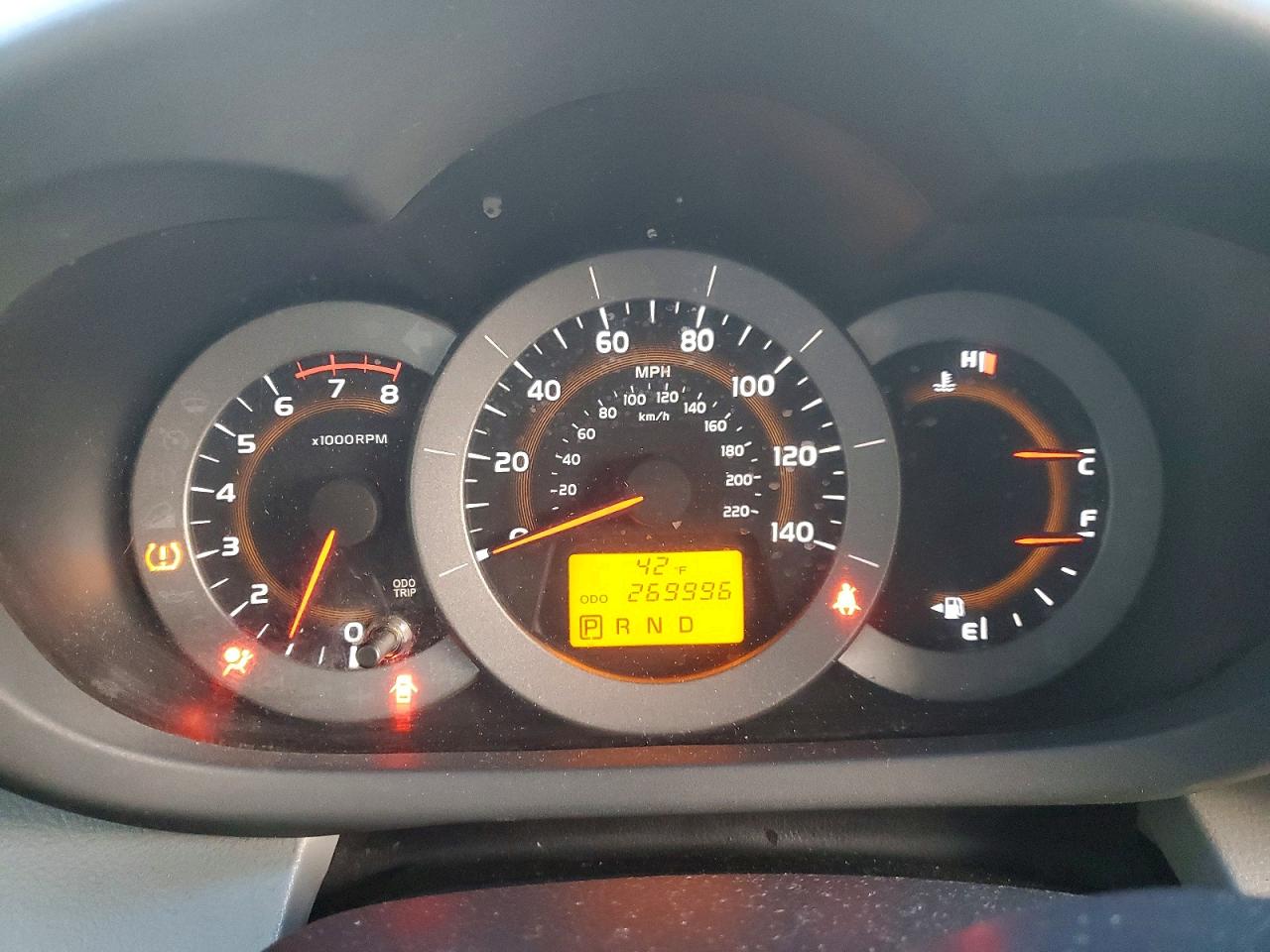 2011 TOYOTA RAV4 photo 25