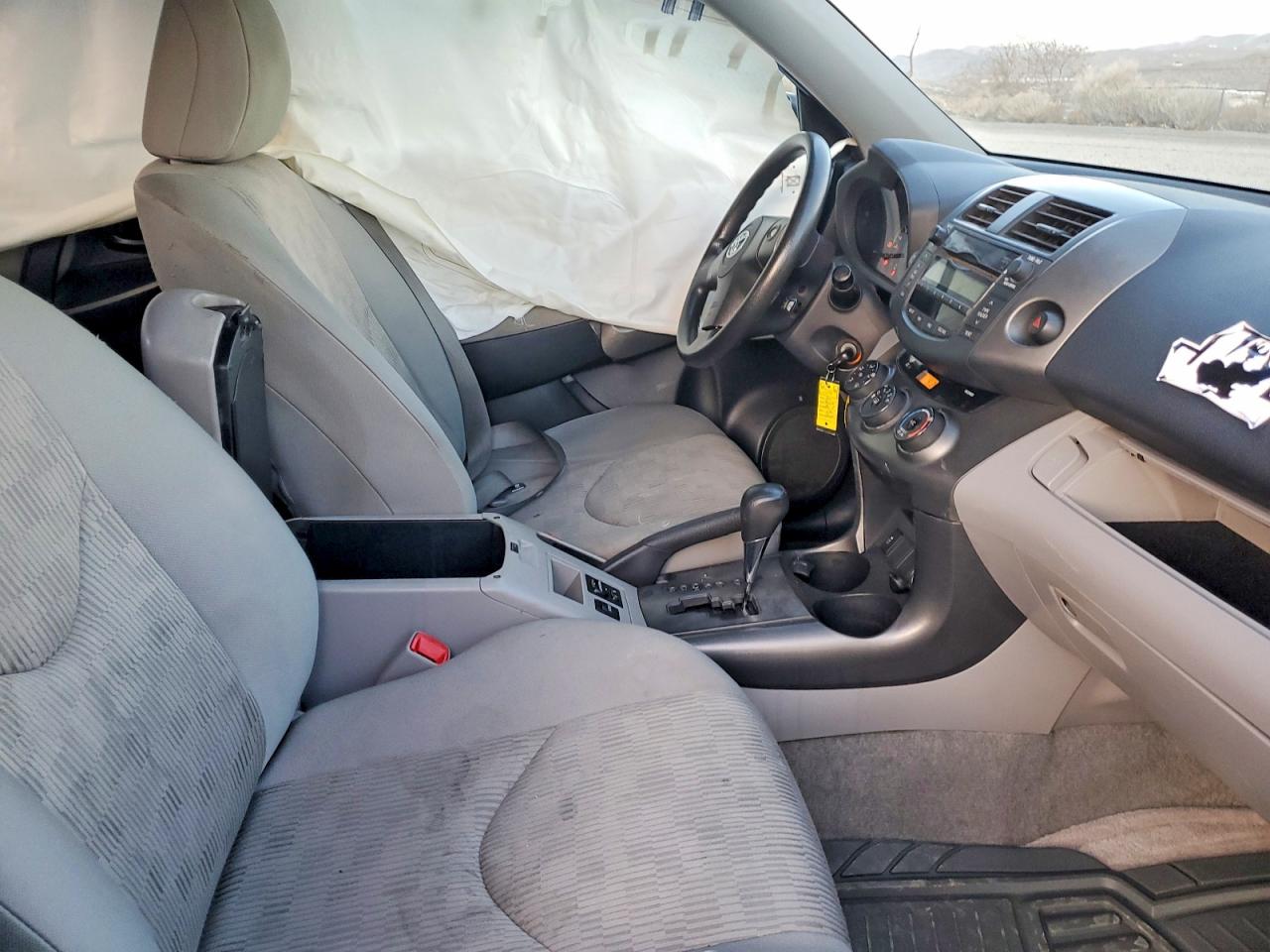 2011 TOYOTA RAV4 photo 19
