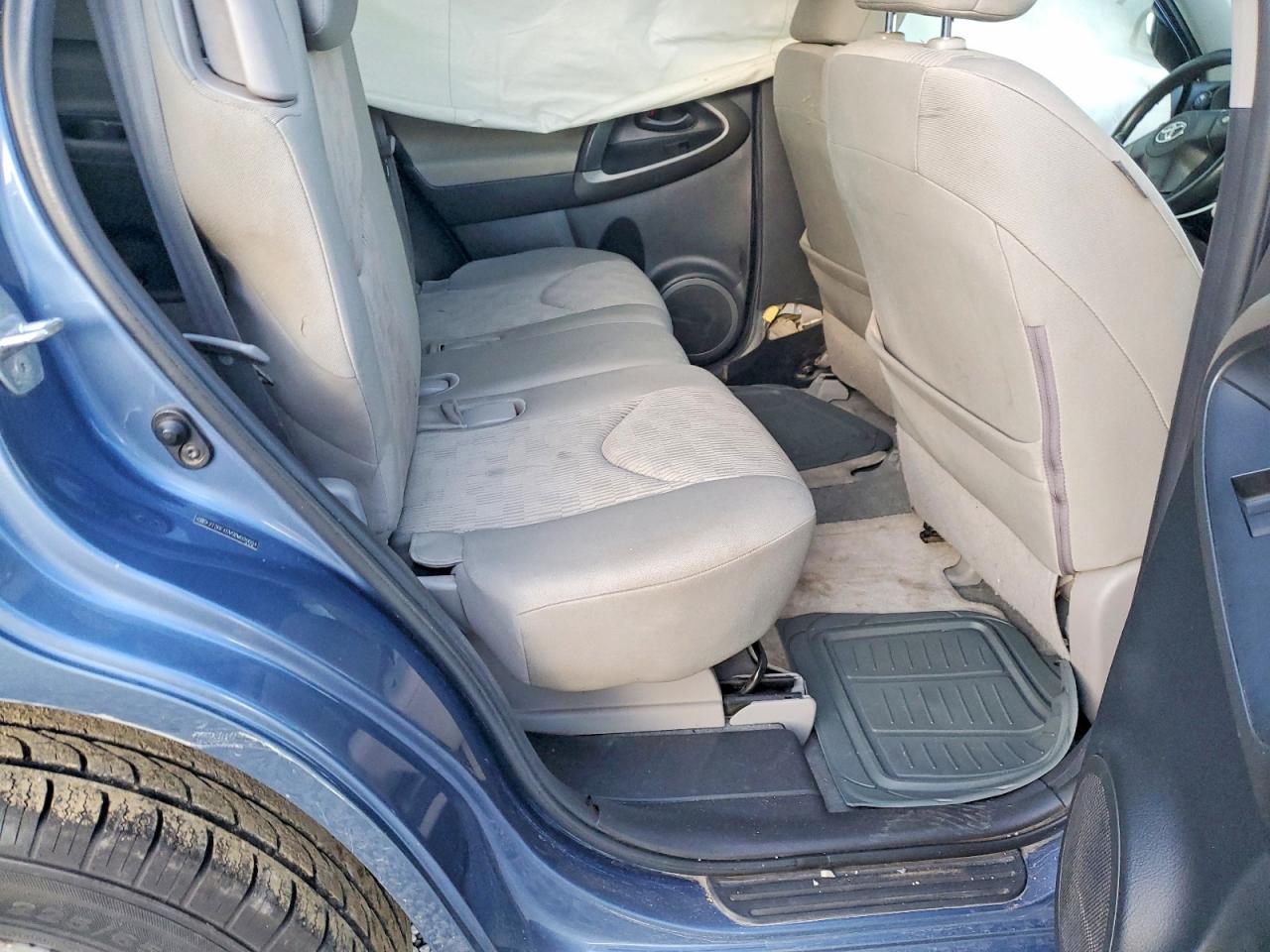 2011 TOYOTA RAV4 photo 31