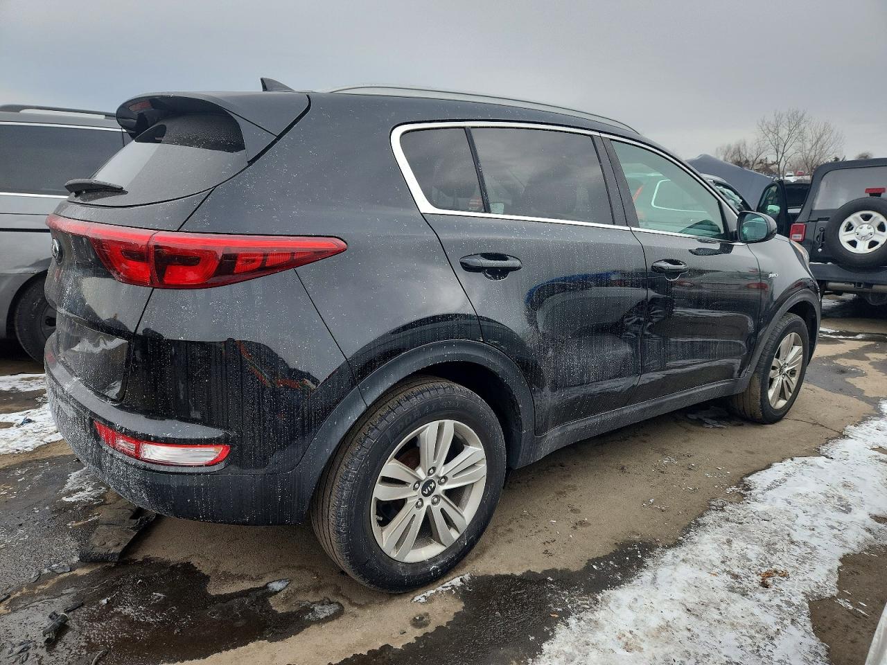 2017 KIA SPORTAGE LX photo 3
