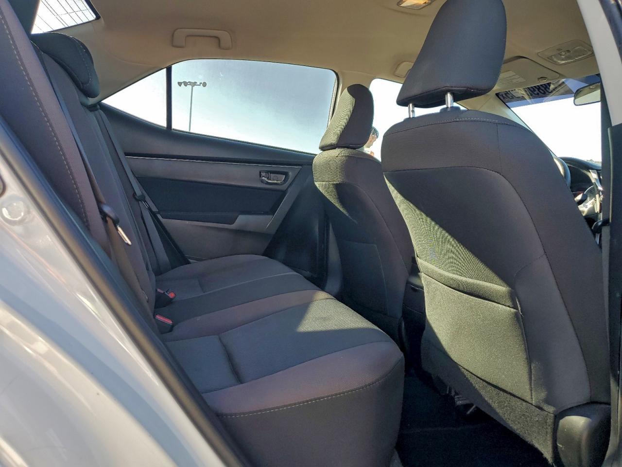 2017 TOYOTA COROLLA L photo 10
