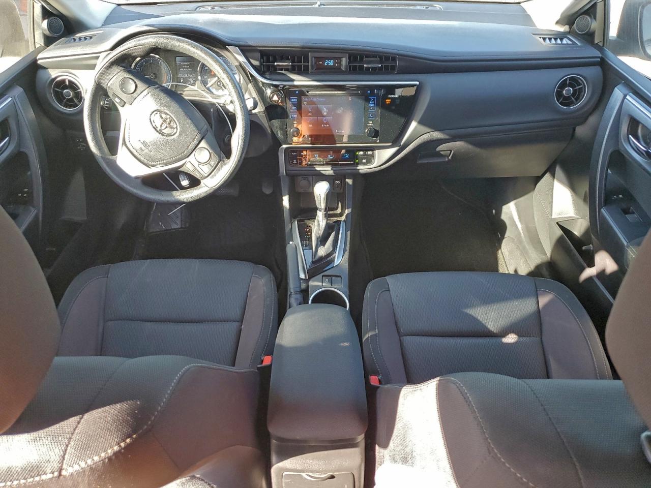 2017 TOYOTA COROLLA L photo 8