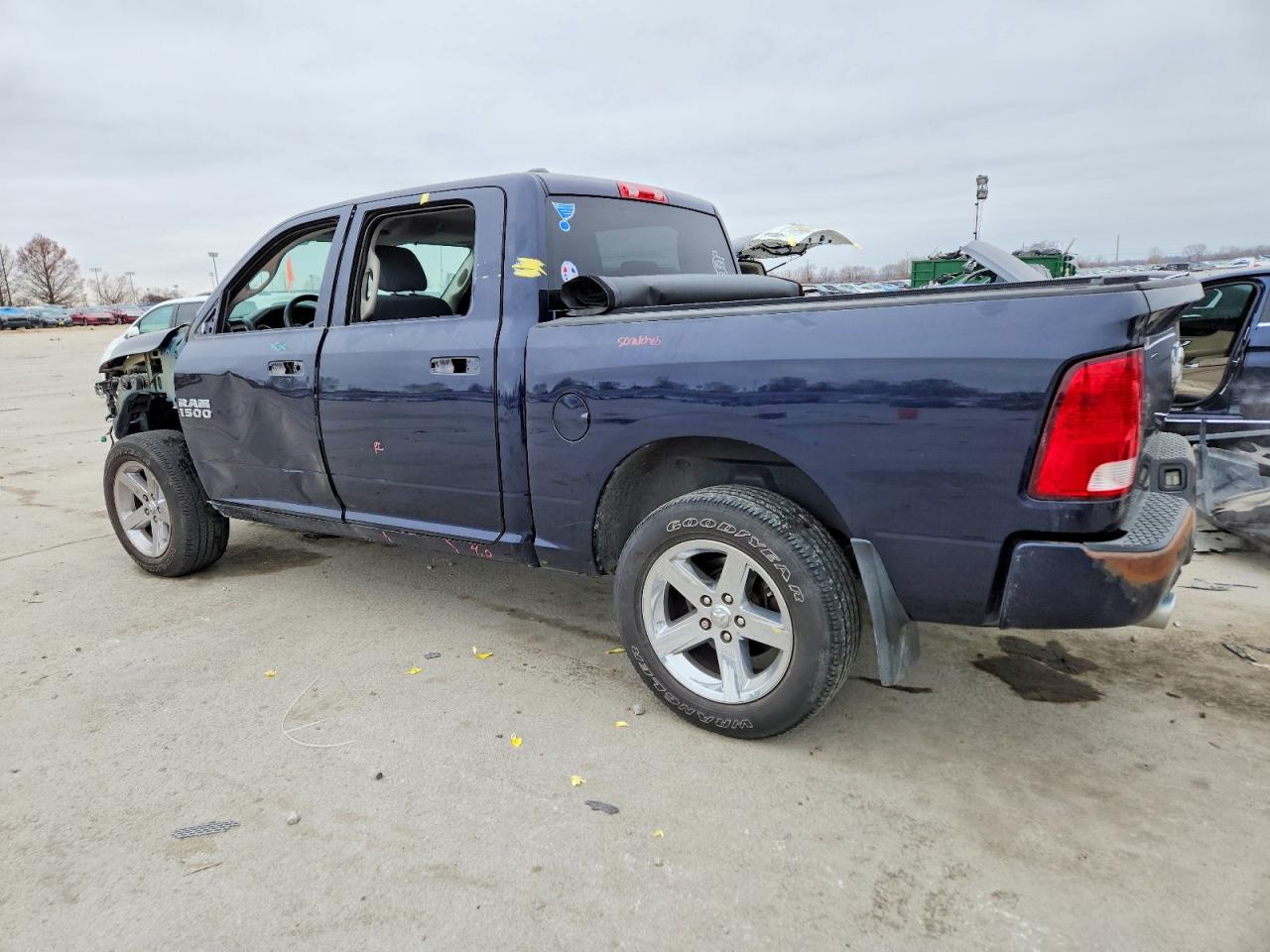 2014 RAM 1500 ST photo 4