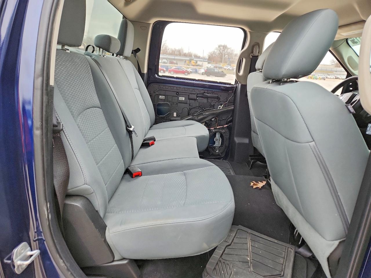 2014 RAM 1500 ST photo 28