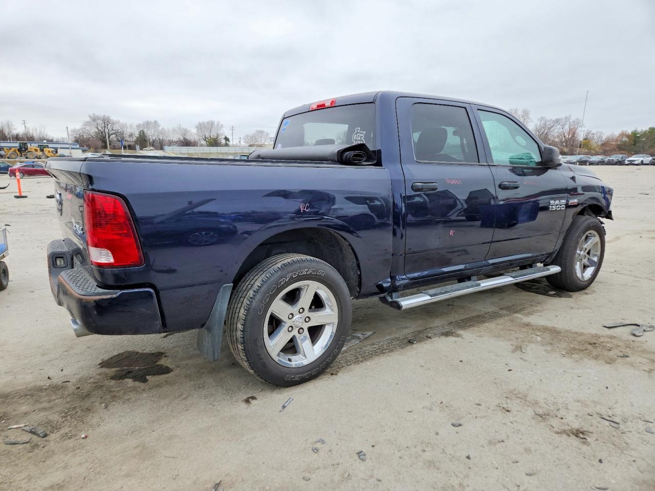 2014 RAM 1500 ST photo 7