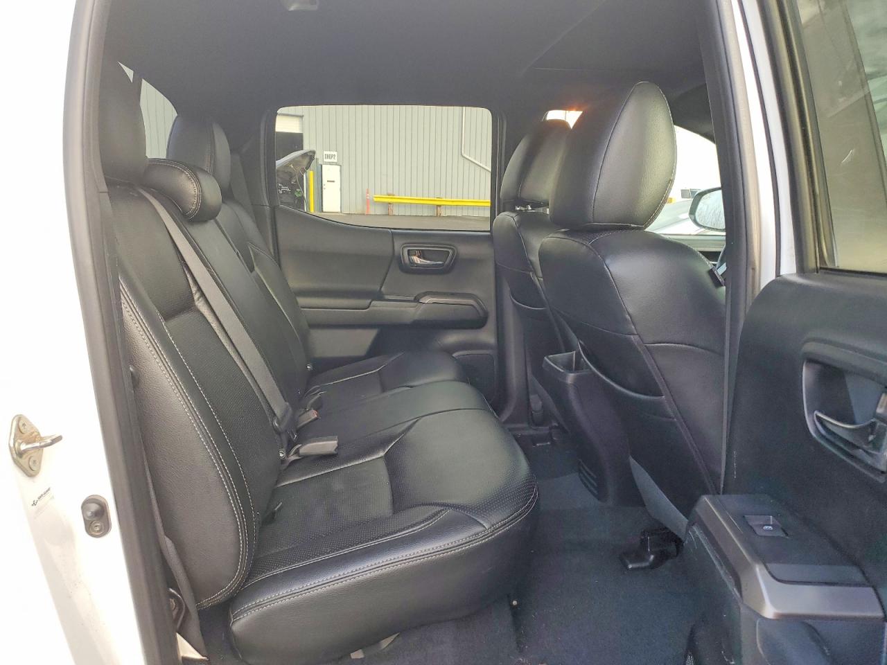 2017 TOYOTA TACOMA DOUBLE CAB photo 19
