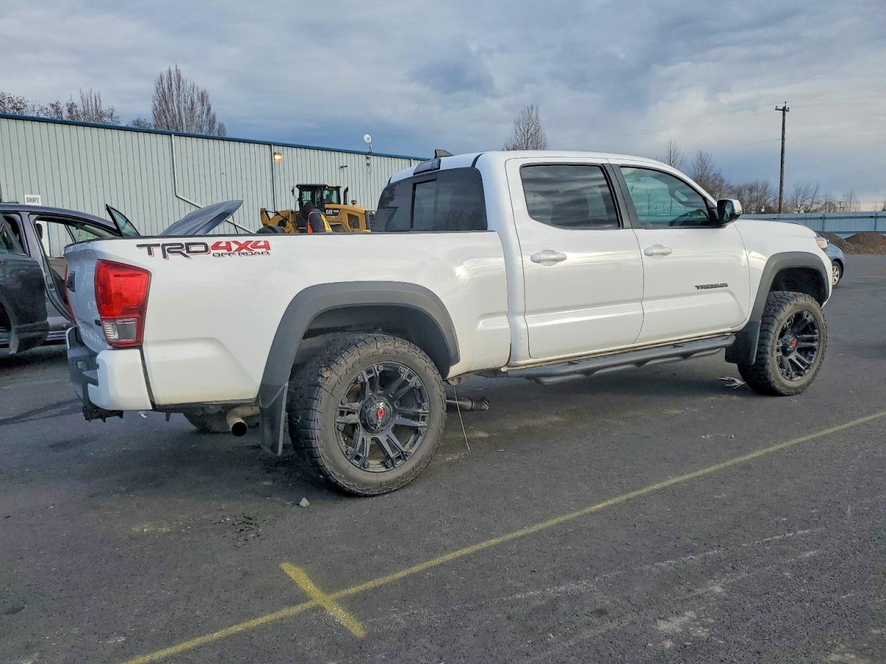 2017 TOYOTA TACOMA DOUBLE CAB photo 5