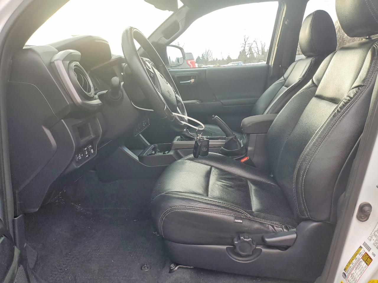 2017 TOYOTA TACOMA DOUBLE CAB photo 13