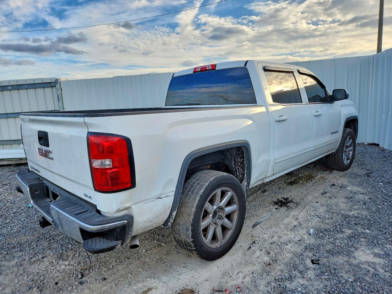 2014 GMC SIERRA C1500 SLE photo 3