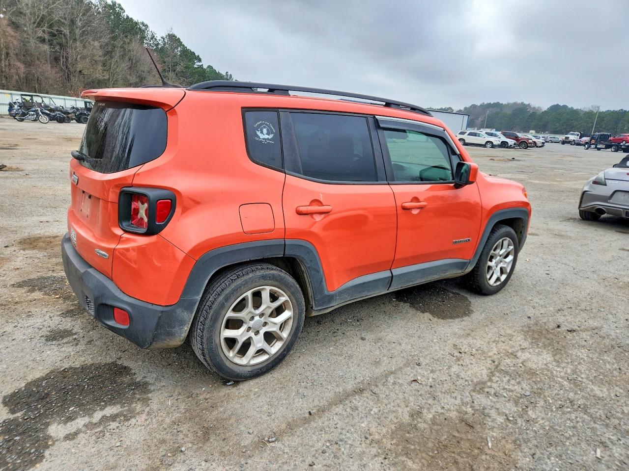 2015 JEEP RENEGADE LATITUDE photo 3