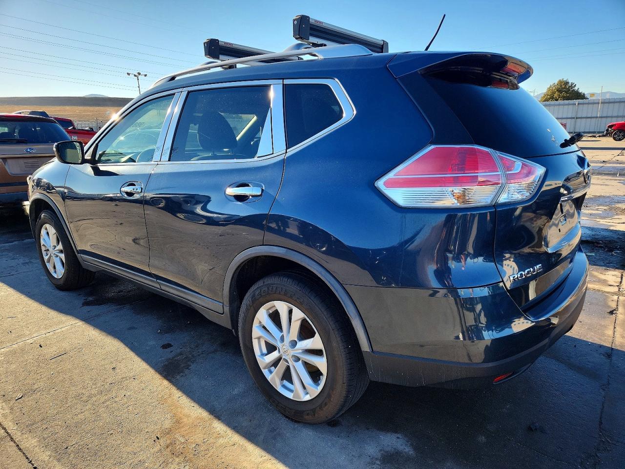 2016 NISSAN ROGUE SV photo 2
